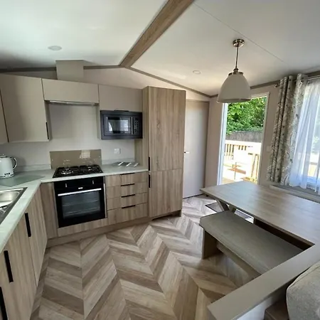Hot Tub - York - Fishing Lakes - Free Parking - 5 Star Country Park - 1 *