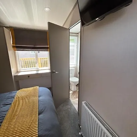 Hot Tub - York - Fishing Lakes - Free Parking - 5 Star Country Park - 1