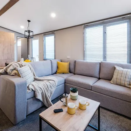Hot Tub - York - Fishing Lakes - Free Parking - 5 Star Country Park - 1